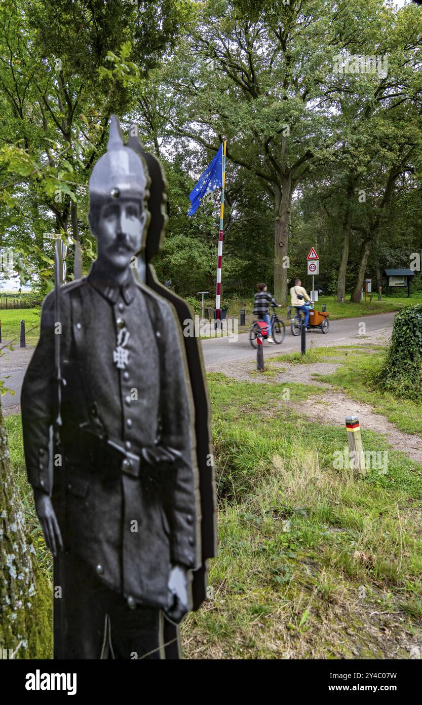 La soi-disant frontière verte, à l'ancien poste frontalier Grenzweg près de Straelen-Kastanienburg et NL Velden, entre l'Allemagne et les pays-Bas, avv Banque D'Images