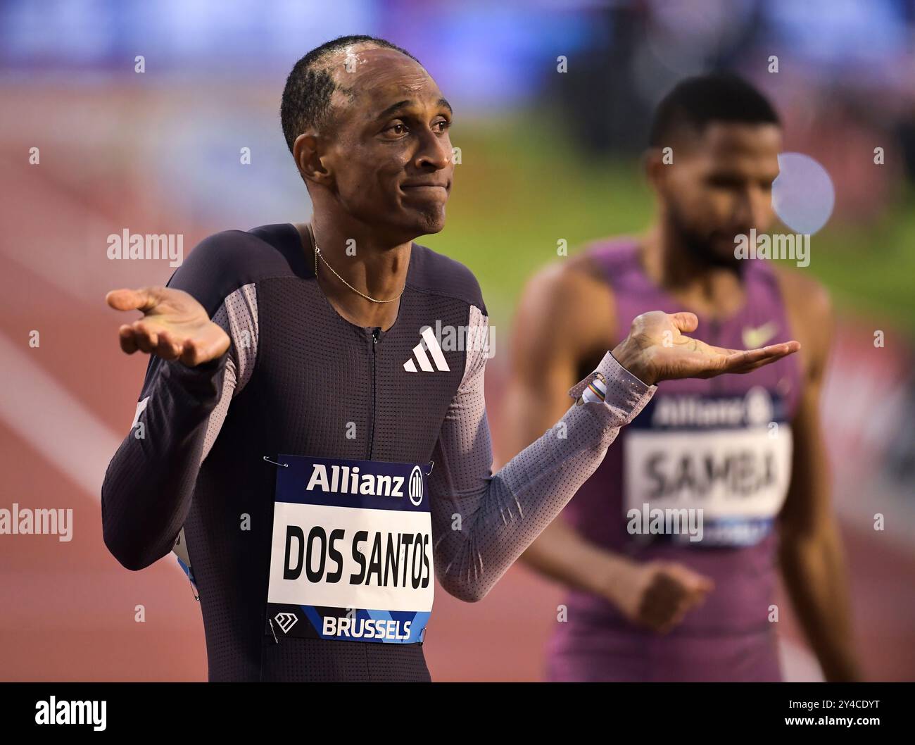 Alison dos Santos, du Brésil, en compétition sur 400 m haies lors de la finale d'athlétisme de la Ligue diamantaire Memorial Van Damme au stade Roi Baudouin à Bruxelles, Banque D'Images