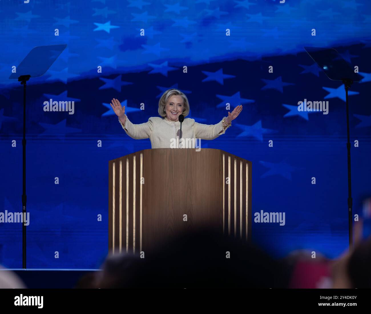 CHICAGO, Ill. – 19 août 2024 : L'ancienne secrétaire d'État Hillary Clinton s'adresse à la Convention nationale démocrate de 2024 au United Center. Banque D'Images