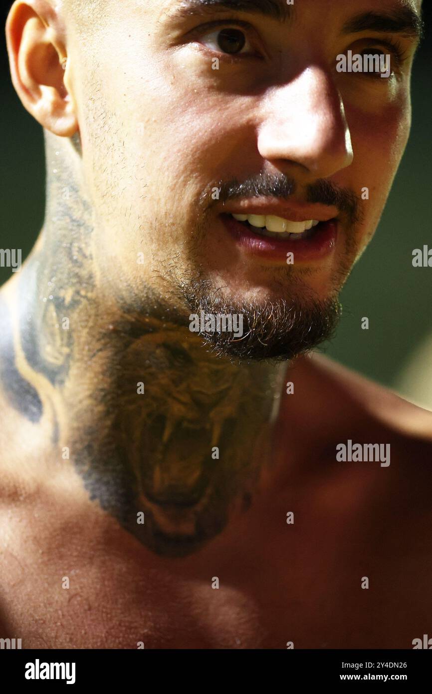 Newport, Royaume-Uni. 17 septembre 2024. Une vue détaillée du tatouage sur le cou de Courtney Baker-Richardson du comté de Newport sans sa chemise après le match. Bristol Street Motors EFL Trophy match, Newport County v West Ham United U21's à Rodney Parade à Newport, pays de Galles le mardi 17 septembre 2024. Cette image ne peut être utilisée qu'à des fins éditoriales. Usage éditorial uniquement, photo par crédit : Andrew Orchard sports Photography/Alamy Live News Banque D'Images