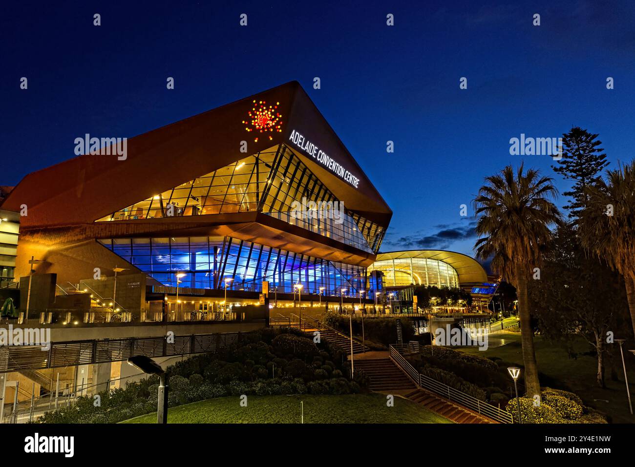 Centre de congrès d'Adélaïde à la lumière du soir, Adélaïde, Australie méridionale Banque D'Images