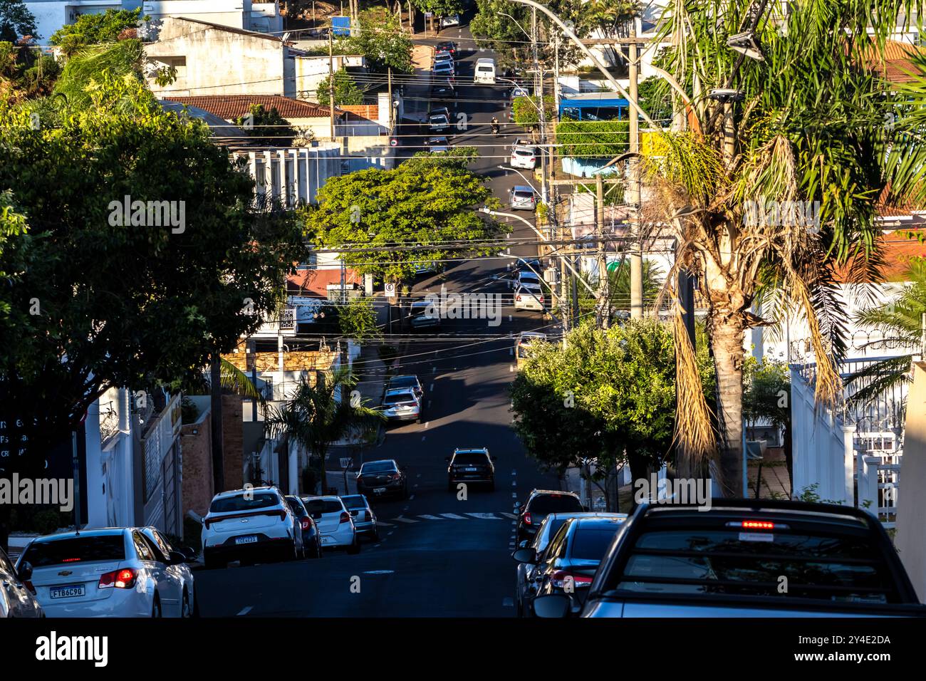 Marilia, Sao Paulo, Brésil. 17 septembre 2024. Trafic sur la rue du centre-ville urbaine dans la ville de Marilia, état de Sao Paulo, Brésil Banque D'Images