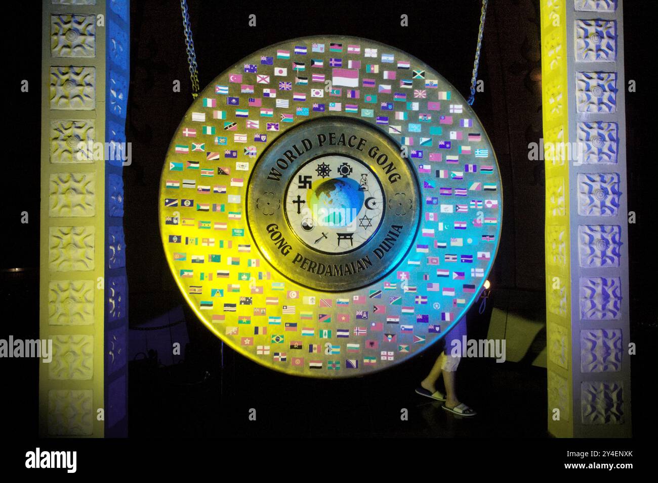 Le World Peace Gong à Ambon, Maluku central, Maluku, Indonésie. Banque D'Images