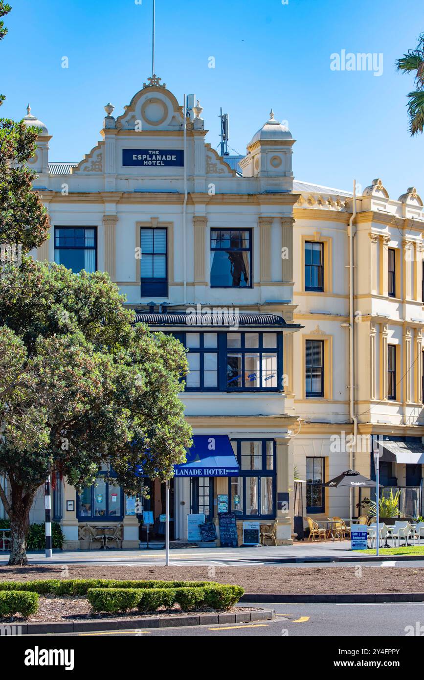 L'hôtel Esplanade à Devonport sur la rive nord d'Auckland en Nouvelle-Zélande. Le bâtiment a été achevé en 1902 pour la Great Northern Brewery Company Banque D'Images