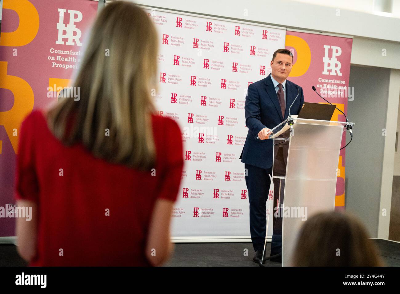 Le secrétaire à la santé, Wes Streeting, prononce un discours lors d'un événement de l'Institute for public Policy dans la salle Aldersgate, Central Hall Westminster, Londres. L’IPPR accueille l’événement pour marquer la conclusion de sa Commission interpartis sur la santé et la prospérité. Date de la photo : mercredi 18 septembre 2024. Banque D'Images