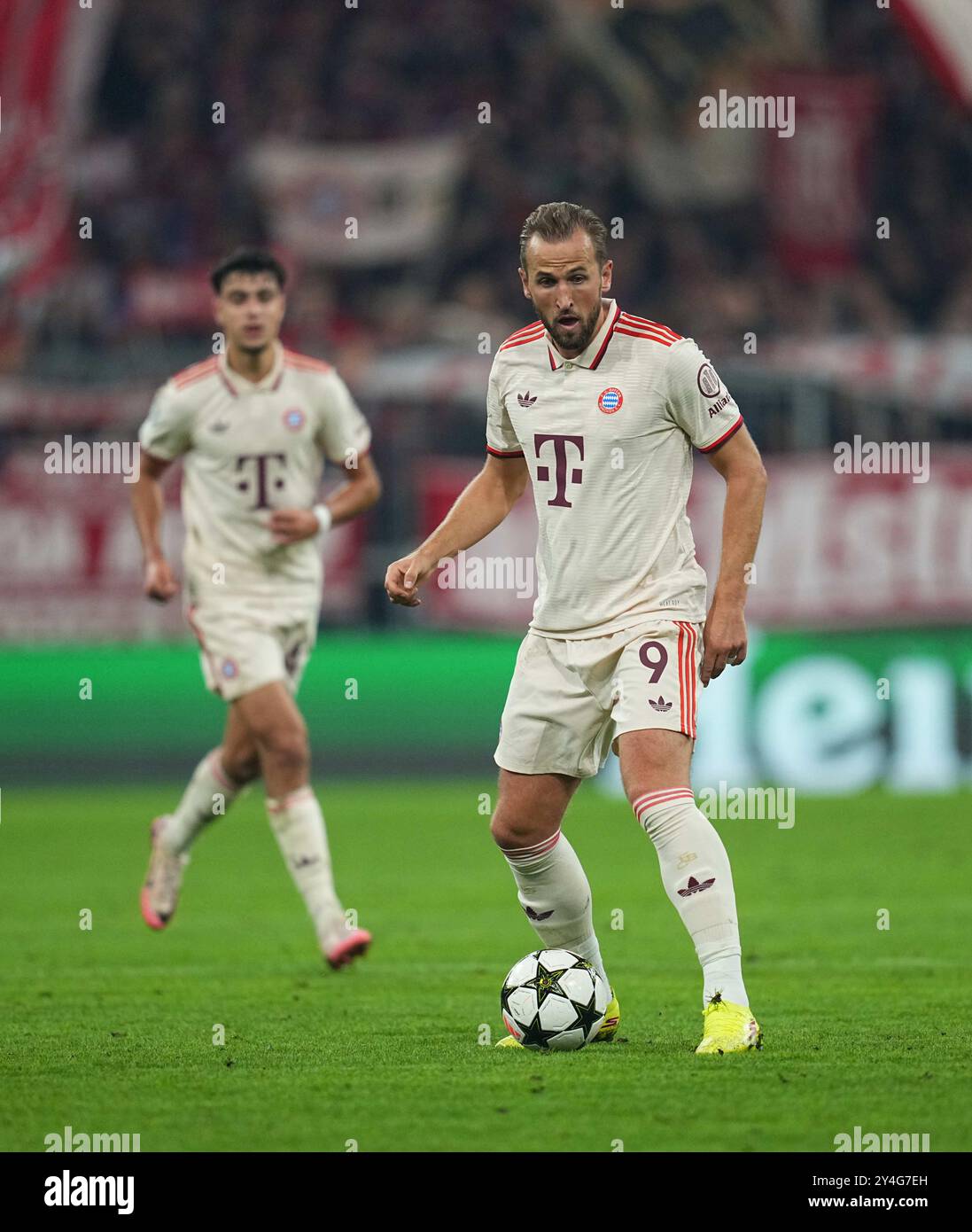 Allianz Areana, Munich, Allemagne. 17 septembre 2024. Harry Kane du Bayern Munich contrôle le ballon lors d'un match de la première ronde de la Ligue des Champions, Bayern Munich contre GNK Dinamo, à Allianz Areana, Munich, Allemagne. Ulrik Pedersen/CSM (image crédit : © Ulrik Pedersen/Cal Sport Media). Crédit : csm/Alamy Live News Banque D'Images