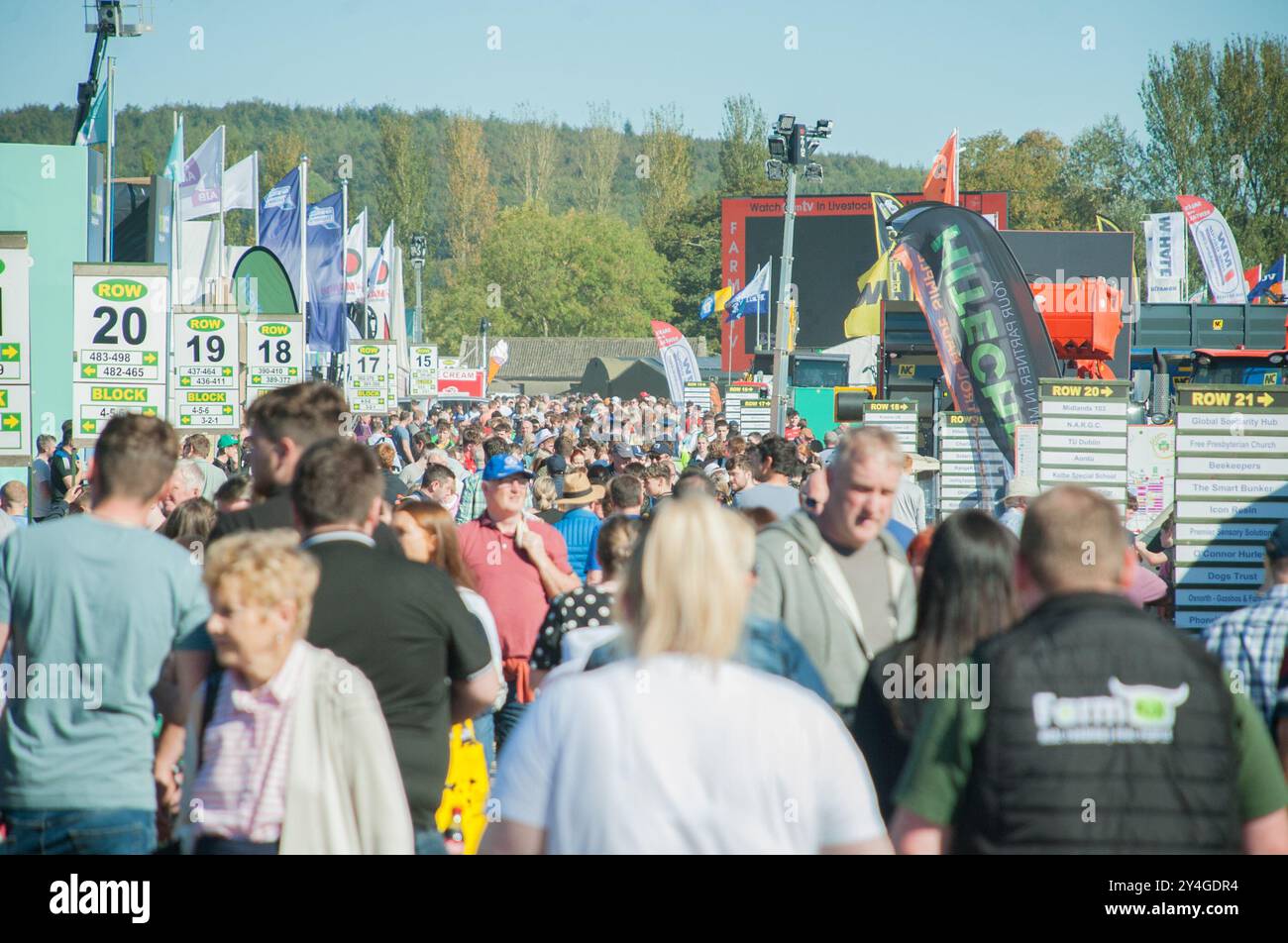 Irlande, 17/09/2024, foule au soleil de Ratheniska pour le championnat national de labour 2024. Crédit : Karlis Dzjamko Banque D'Images