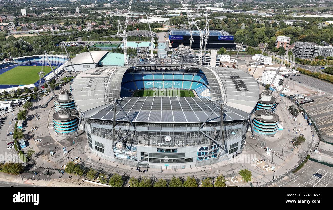 Manchester, Royaume-Uni. 18 septembre 2024. Une vue aérienne du stade Etihad et de la constriction du nouveau stand lors du match par étapes de la ligue de l'UEFA Champions League Manchester City vs Inter Milan à l'Etihad Stadium, Manchester, Royaume-Uni, le 18 septembre 2024 (photo Mark Cosgrove/News images) à Manchester, Royaume-Uni, le 18/09/2024. (Photo de Mark Cosgrove/News images/SIPA USA) crédit : SIPA USA/Alamy Live News Banque D'Images
