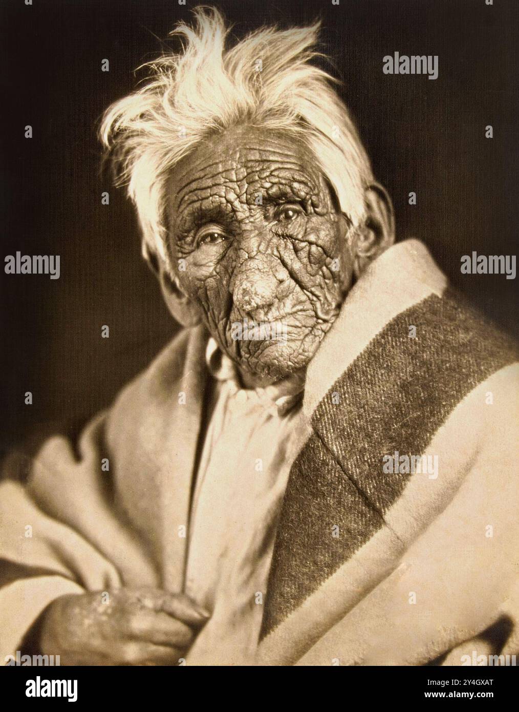 John Smith (probablement né entre 1822 et 1826, bien que prétendument dès 1780 ; décédé le 6 février 1922) était un Indien Ojibwe américain (Chippewa) qui vivait dans la région de Cass Lake, Minnesota (photo de 1915) était-il l'homme le plus âgé du monde? Banque D'Images