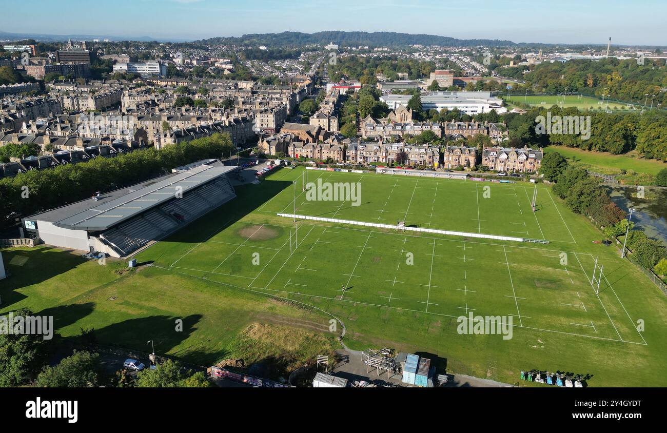 Vue aérienne de Raeburn place, domicile de l'équipe de rugby Edinburgh Academicals, Stockbridge, Édimbourg. Banque D'Images