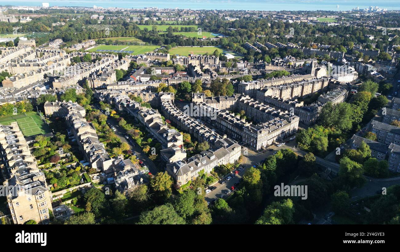 Vue aérienne de Stockbridge par l'eau de Leith, New Town, Édimbourg, Écosse. Banque D'Images