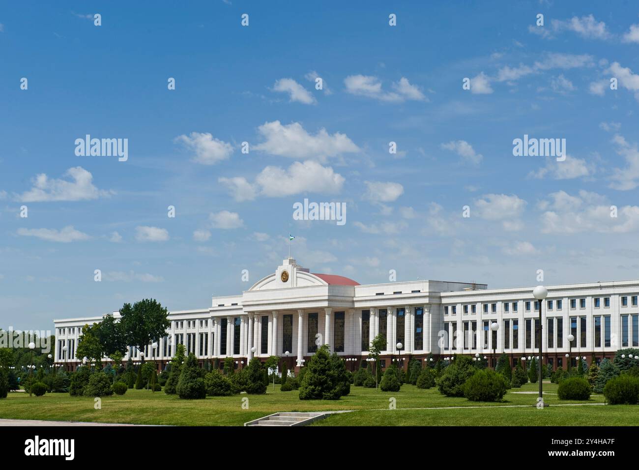 Ouzbékistan, Tachkent, bureaux administratifs ; place de la ville de l'indépendance Banque D'Images