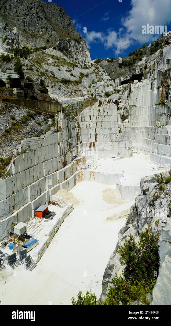 Panorama des mines de marbre de Carrare des Alpes Apuanes, Massa, Carrara, Toscane, Italie Banque D'Images
