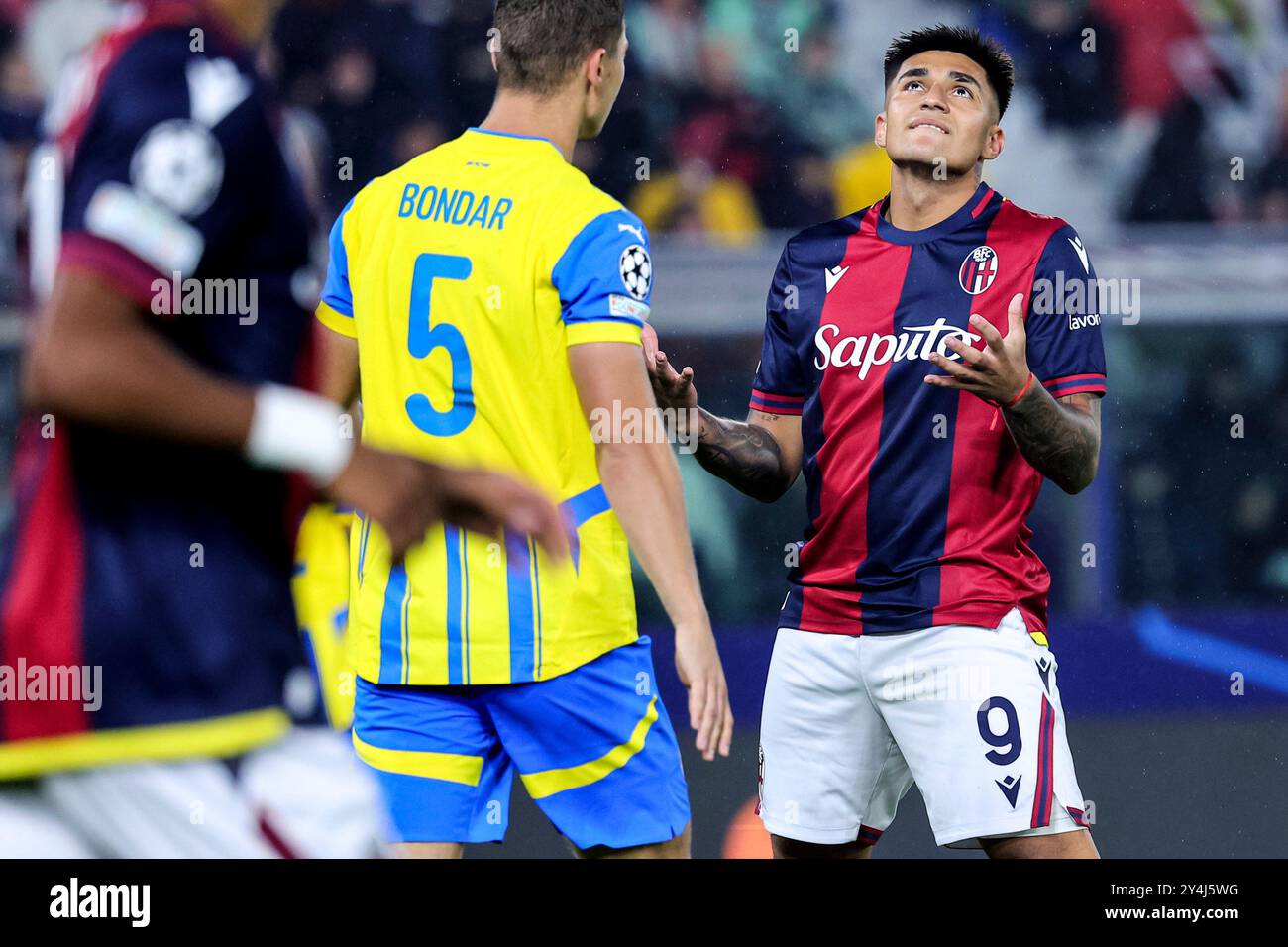 Bologne, Italie. 18 septembre 2024. Santiago Castro du Bologna FC réagit lors du match de football de la Ligue des Champions entre le Bologna FC et le FC Shakhtar Donetsk au stade Renato Dall'Ara à Bologne (Italie), le 18 septembre 2024. Crédit : Insidefoto di andrea staccioli/Alamy Live News Banque D'Images