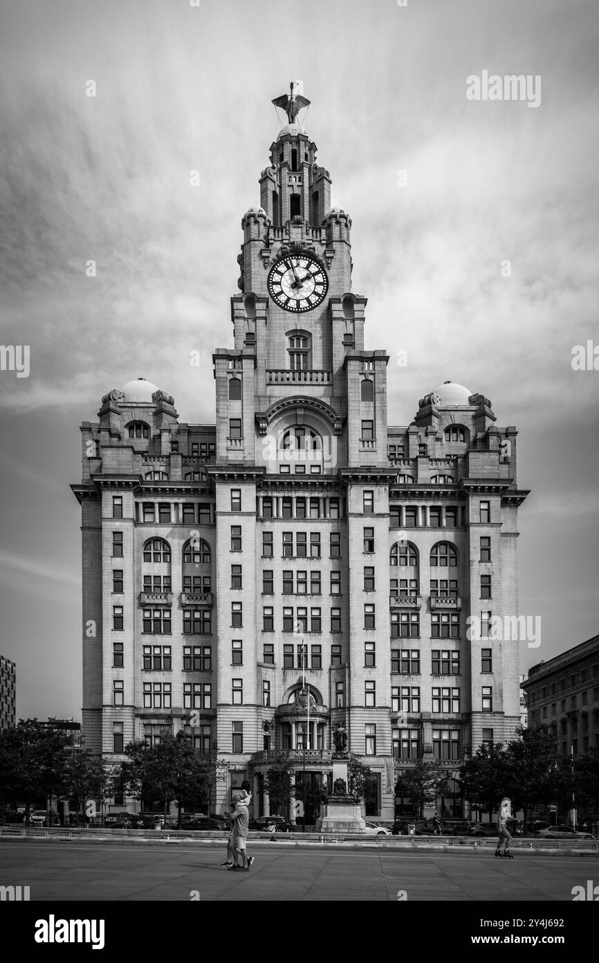 Le bâtiment du foie, l'une des trois grâces qui ornent le front de mer de Liverpool Banque D'Images