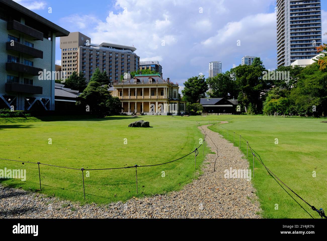 La maison de style occidental de la famille Iwasaki le fondateur de Mitsubishi conçue par l'architecte britannique Josiah Conder dans le jardin Kyu-Iwasaki-tei. Taitō, Tokyo, Japon Banque D'Images