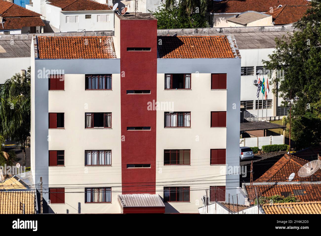 Façade de l'immeuble résidentiel au centre-ville de la ville de Marilia, état de Sao Paulo, Brésil Banque D'Images