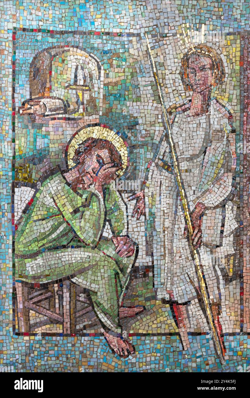 MILAN, ITALIE - 4 MARS 2024 : la mosaïque de l'apparition de l'ange en rêve à engendrer Joseph dans l'église Chiesa di Santa Rita da Cascia Banque D'Images