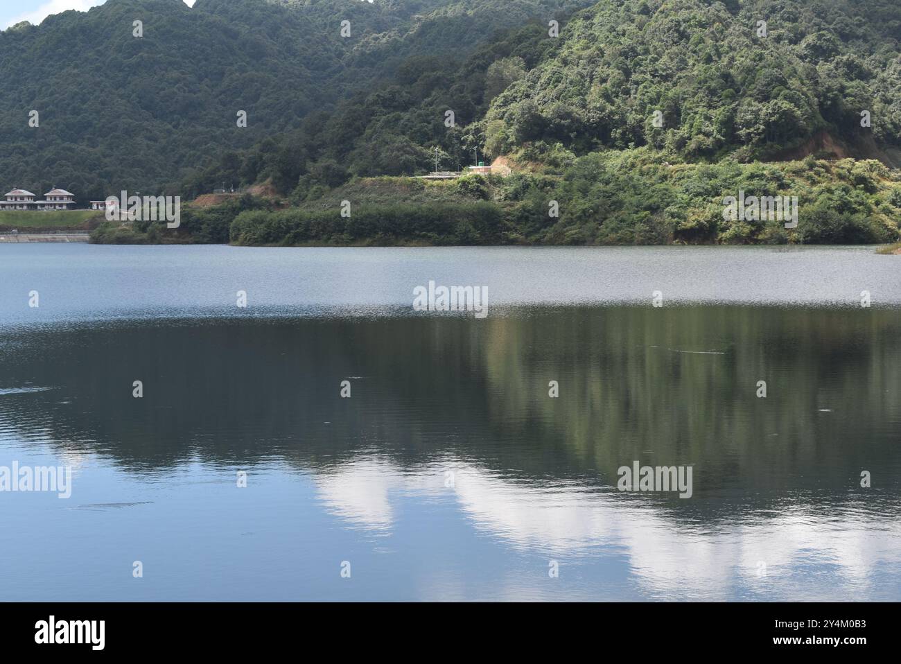 Sundarijal et Chisapani : un voyage à travers la nature et le patrimoine Banque D'Images