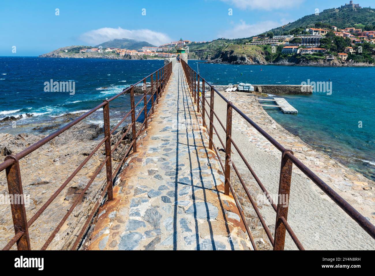 Chemin du phare de Collioure ou Cotlliure, village de pêcheurs de France Banque D'Images