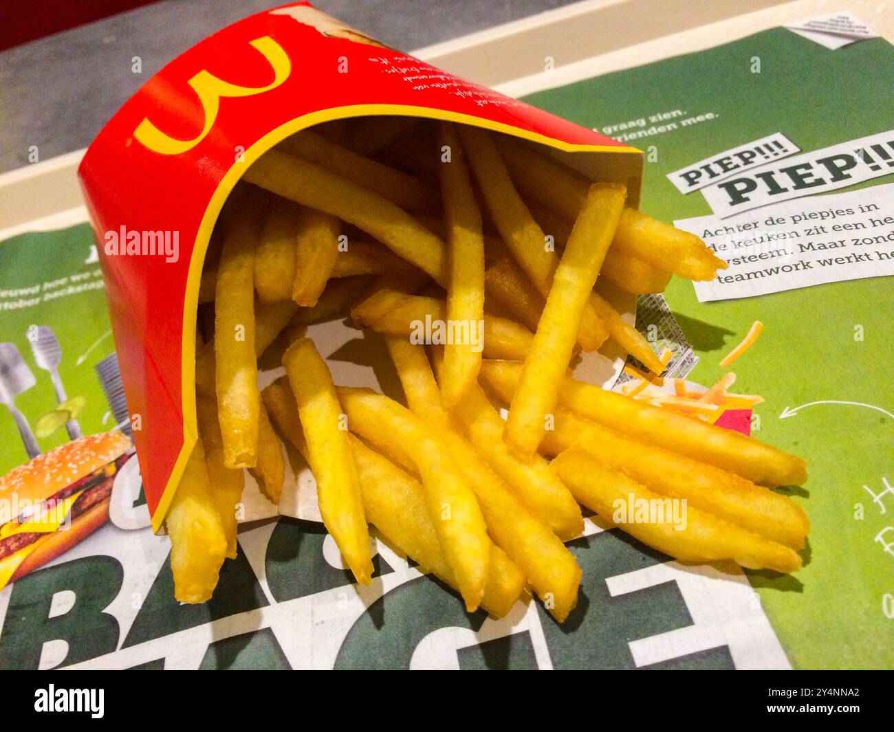 Un carton de frites au restaurant McDonald's. Rotterdam, pays-Bas. Banque D'Images