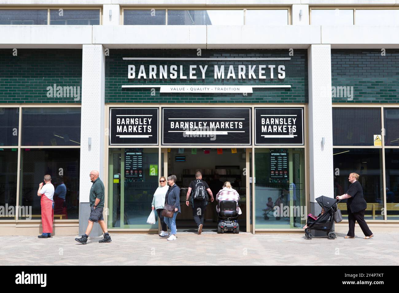 Barnsley est une ville marchande du Yorkshire du Sud. Lors des élections générales de 2024, le Parti réformiste remporte une forte proportion de voix dans la ville. Banque D'Images