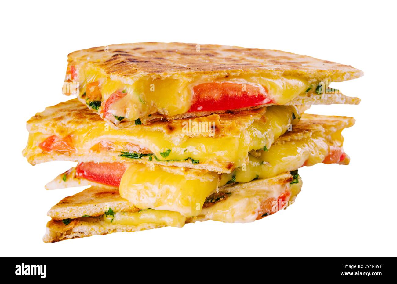 Quesadillas au fromage cheddar isolées sur blanc Banque D'Images