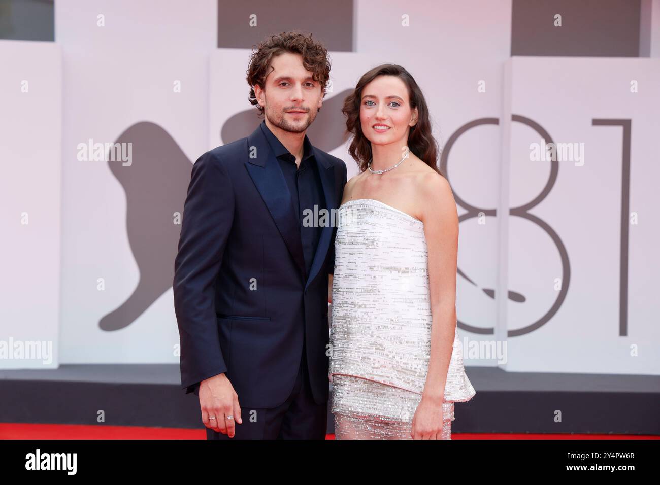 Giuseppe de Domenico et Martina Scrinzi assistent à la première de 'Vermiglio' lors du 81e Festival international du film de Venise au Palazzo del Cinema sur le Lido à Venise, Italie, le 2 septembre 2024. Banque D'Images