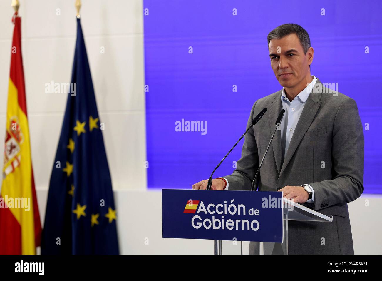 Madrid, Royaume d'Espagne ; 09/12/2024.- Pedro Sánchez, président de l'Espagne au ministère des Transports, lance une campagne pour promouvoir l'utilisation des transports publics comme axe de la nouvelle mobilité quotidienne. Avec 'SCAR Puente, ministre des Transports et de la mobilité durable. Les transports publics contribuent à réduire la pollution, à créer des villes plus conviviales et plus cohésives et à consacrer plus d'espace aux piétons et aux vélos. Ainsi, en 2023 et 2024, il allouera environ 4 000 millions d’euros (environ 2 000 millions d’euros par an) pour aider les citoyens à opter pour ce type de mobilité. Les subventions l'ont fait Banque D'Images