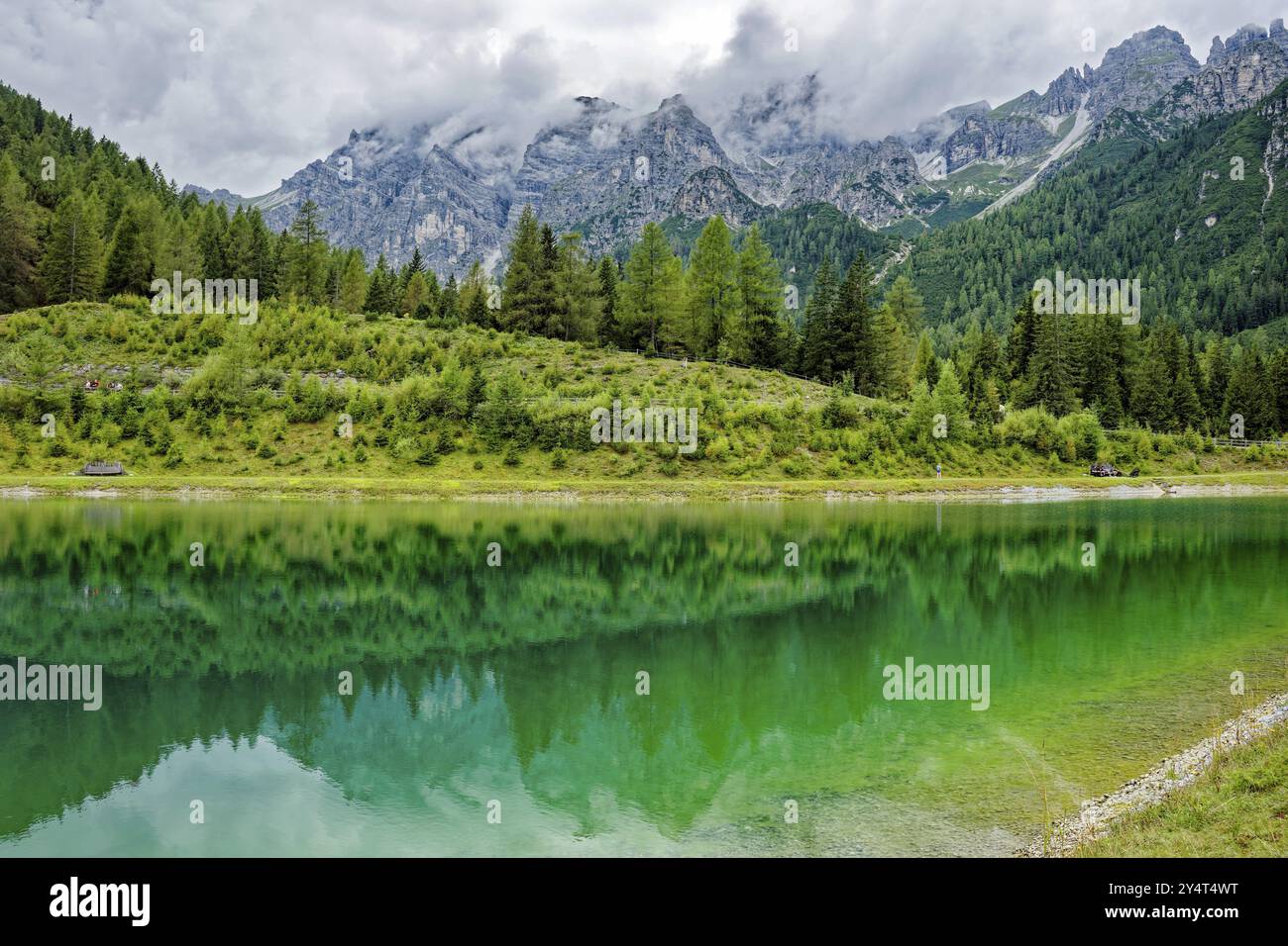 Lac panoramique, lac de montagne, Alpes Stubai près de Telfes et Fulpmes, hautes montagnes des Alpes, humeur météo, humeur nuageuse, Tyrol, Autriche, Europe Banque D'Images