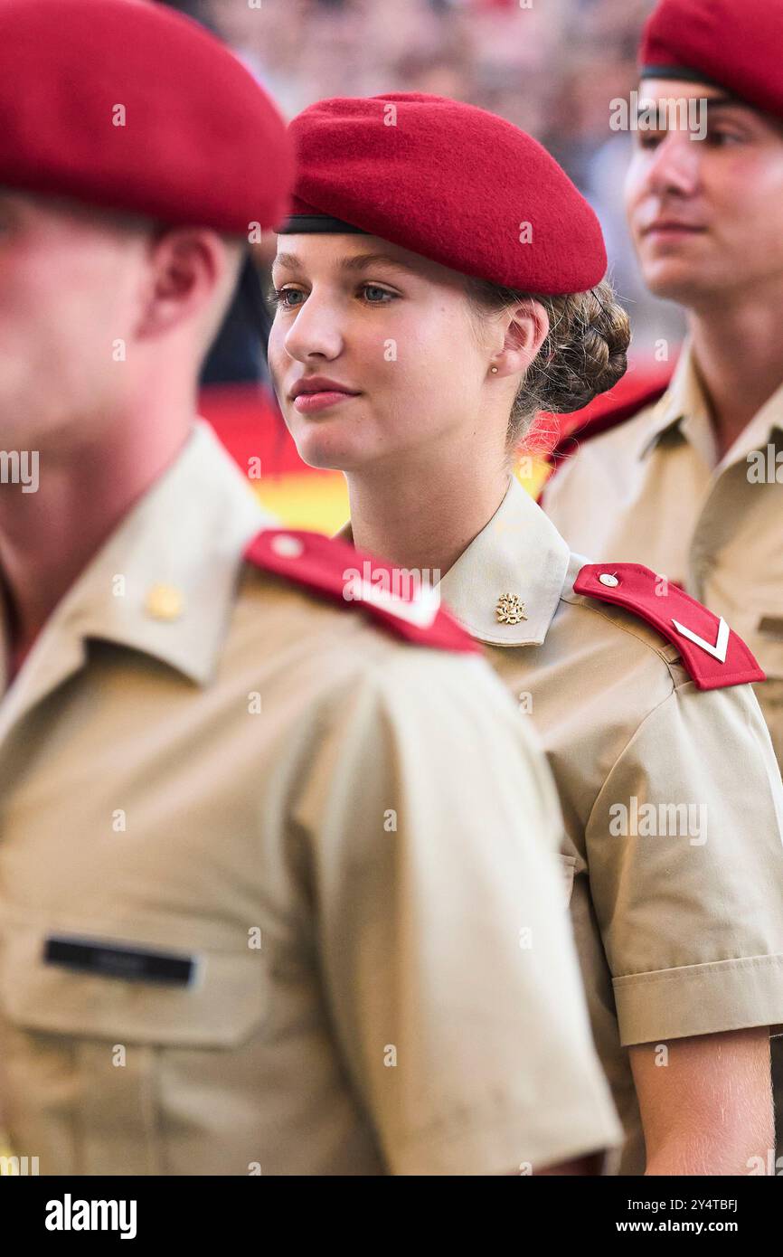 La princesse héritière Leonor assiste à l'offrande florale à la Virgen de El Pilar à la cathédrale El Pilar le 6 octobre 2023 à Saragosse, en Espagne. Banque D'Images