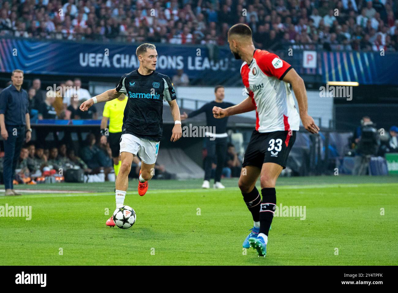 AM Ball Florian Wirtz (Bayer Leverkusen, #10) Feyenoord Rotterdam v. Bayer Leverkusen, Fussball, Ligue des Champions, 1. Spieltag, saison 2024/2025, 19.09.2024 Foto : Eibner-Pressefoto / Justin Derondeau Banque D'Images