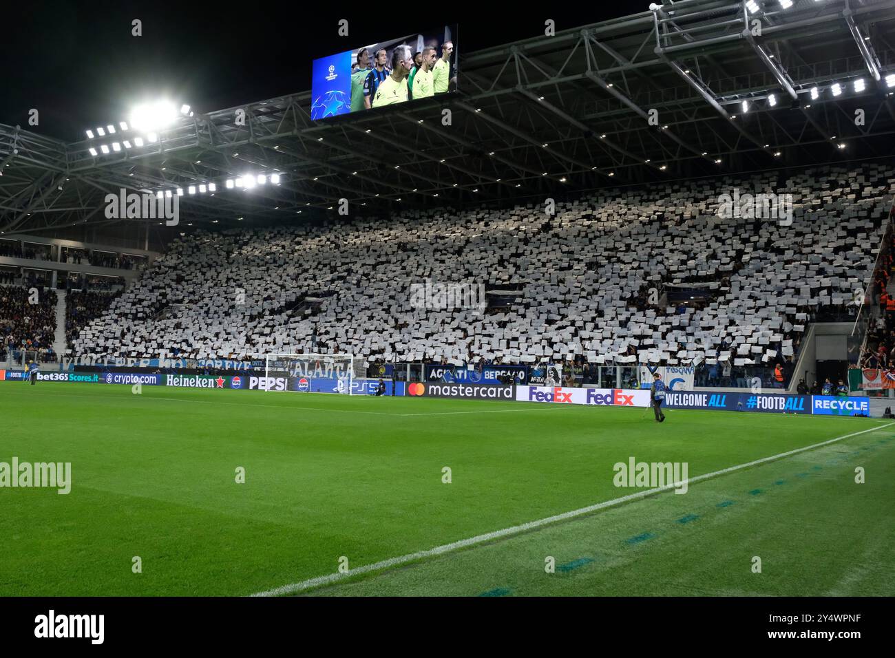 Bergame, Italie. 19 septembre 2024. Supporters de l'Atalanta BC 1907 lors du match de football de l'UEFA Champions League 2024/2025 entre l'Atalanta BC et l'Arsenal FC au Gewiss Stadium le 19 septembre 2024, Bergame, Italie. Crédit : Roberto Tommasini/Alamy Live News Banque D'Images