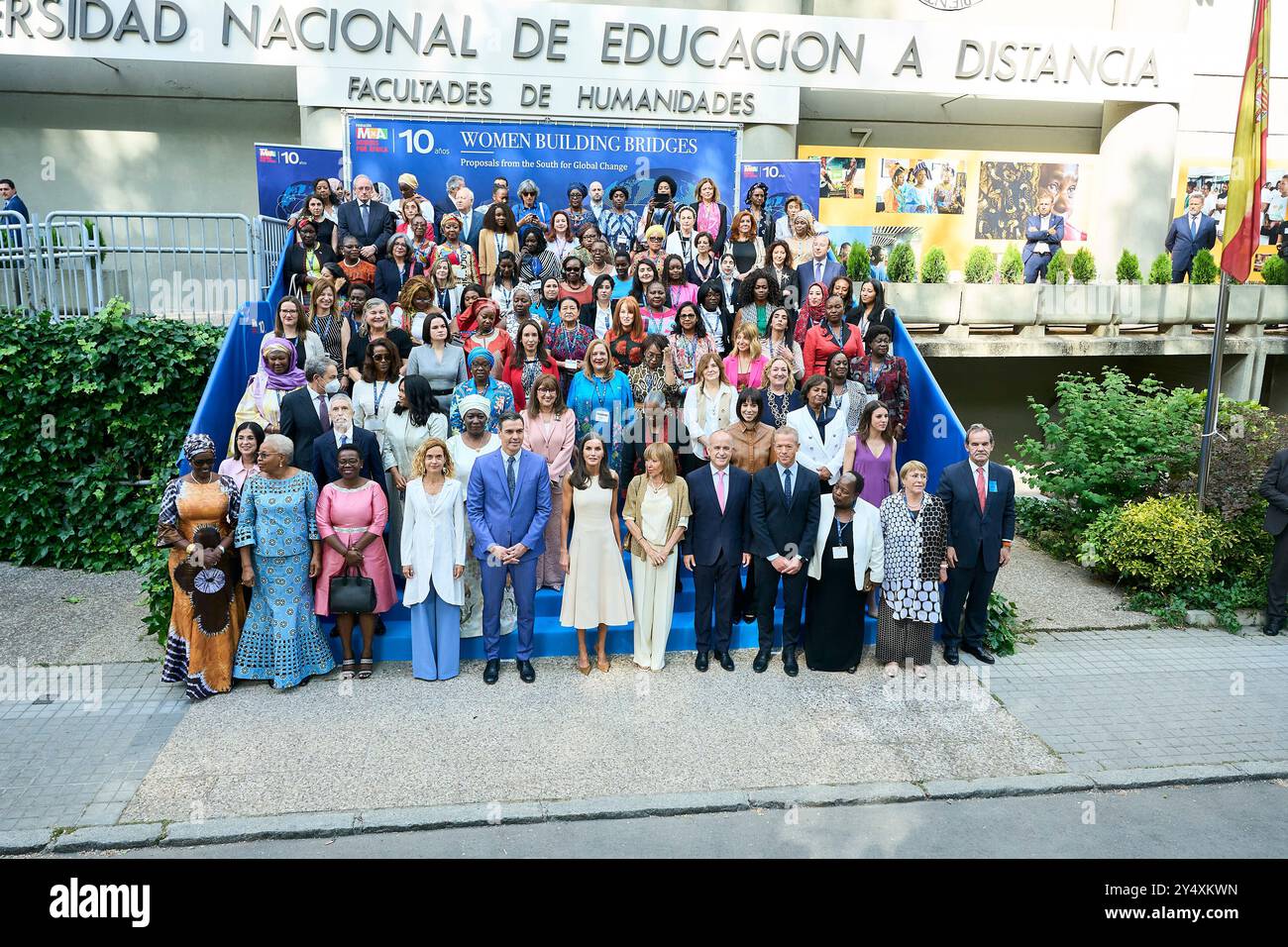 Reine Letizia d'Espagne, Pedro Sanchez, premier ministre, Maria Teresa Fernandez de la Vega, Irene Montero, Meritxel Batet, Diana Morant, Carolina Darias, Jose Luis Rodriguez Zapatero assiste à la Conférence internationale 'Women's Bridges. Propositions du Sud pour un changement global » au UNED Humanities Building le 19 mai 2022 à Madrid, Espagne. Banque D'Images