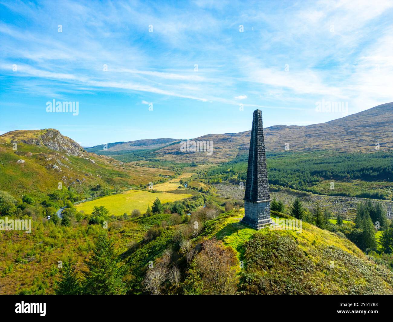 Vue aérienne depuis le drone du monument de Murray dans le parc forestier de Galloway et à l’intérieur du nouveau parc national proposé de Galloway, Dumfries et Galloway, Écosse, U. Banque D'Images
