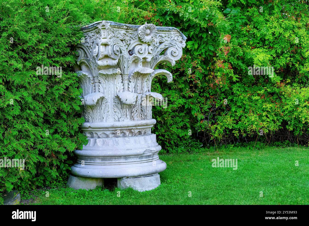 Toronto, Canada - 14 septembre 2024 : ancienne capitale architecturale de style corinthien dans le Guild Park and Gardens. Banque D'Images