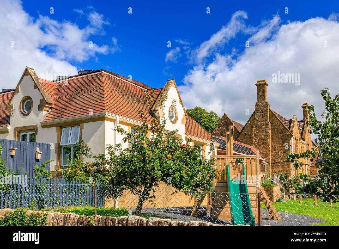 L'école primaire du village de Symondsbury, NR Bridport, Dorset, Angleterre, Royaume-Uni Banque D'Images