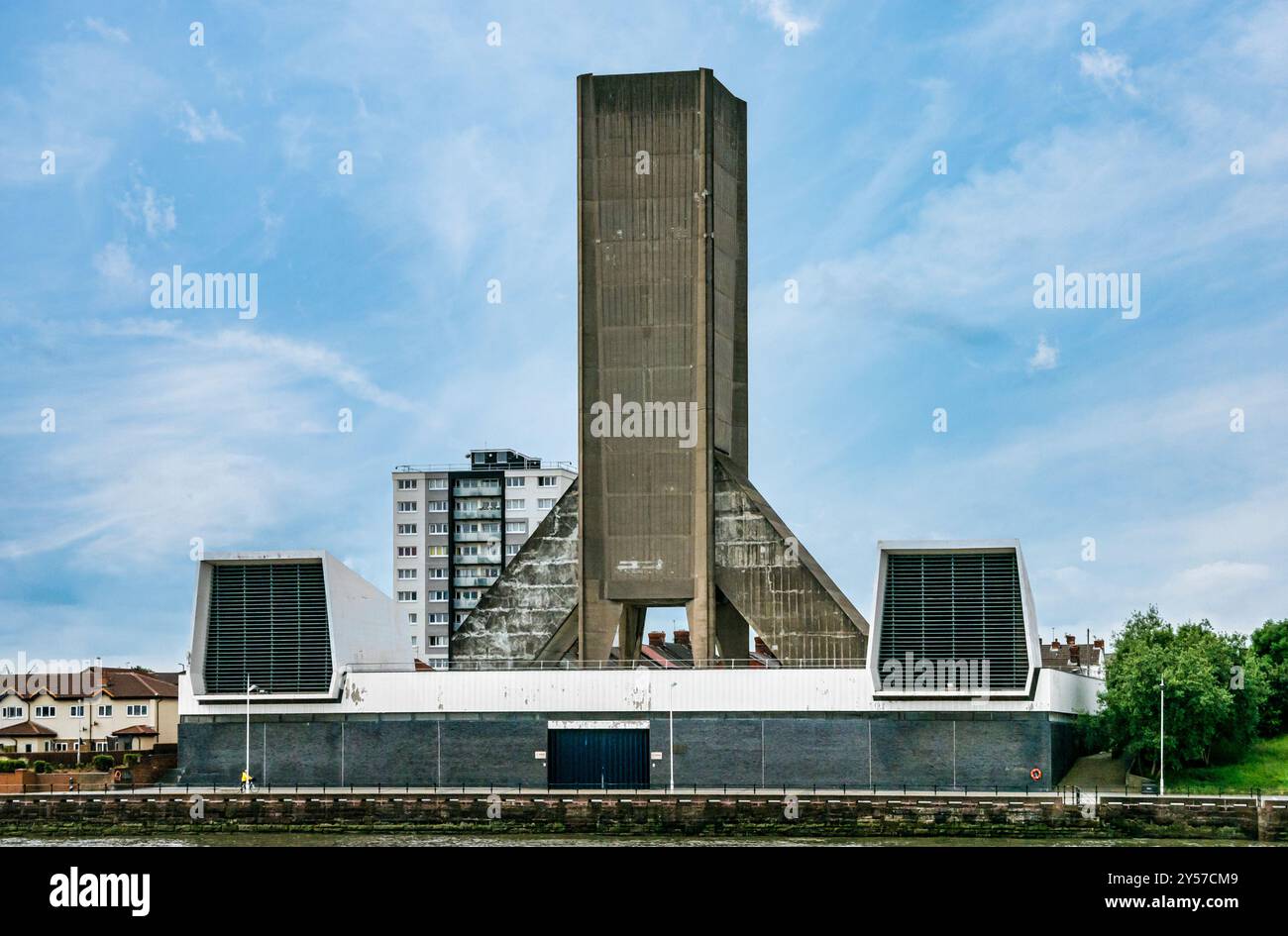 Années 1930 Art déco brutaliste moderne Kingsway tunnel évents, tour de puits de ventilation pour tunnel sous la rivière Mersey, Birkenhead, Merseyside, Angleterre, Royaume-Uni Banque D'Images