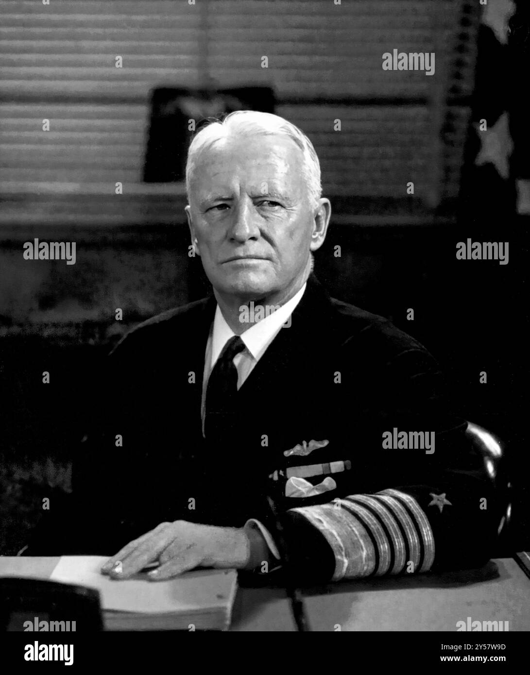 Chester Nimitz. Portrait de Chester William Nimitz (1885-1966) alors chef des opérations navales. Photographie officielle, 1945 Banque D'Images