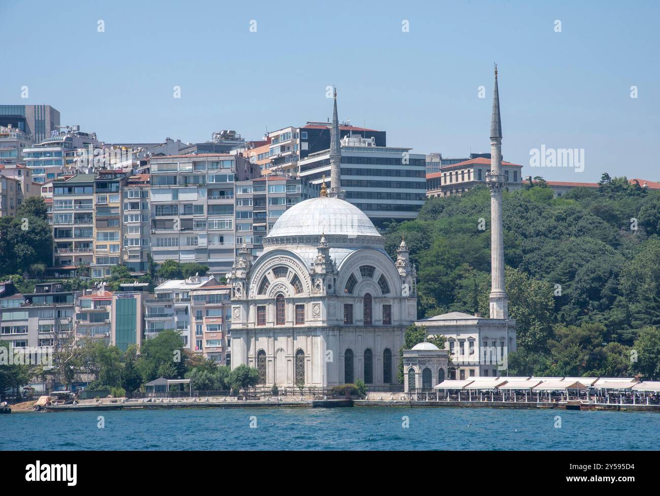 Mosquée Dolmabahçe à Istanbul Turquie Banque D'Images