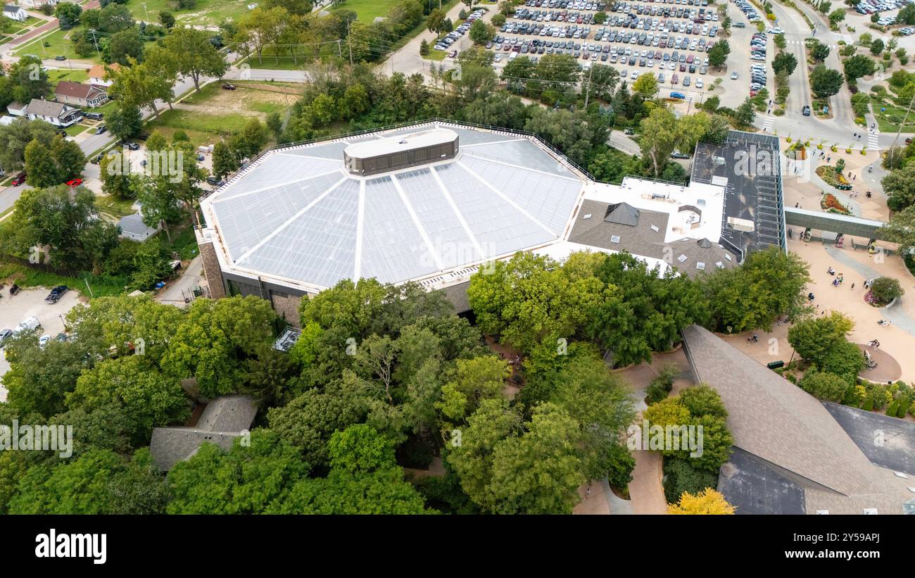 Photographie aérienne du zoo Henry Doorly, l'un des meilleurs zoo du monde ! Omaha, Nebraska, États-Unis par un jour d'été couvert. Banque D'Images