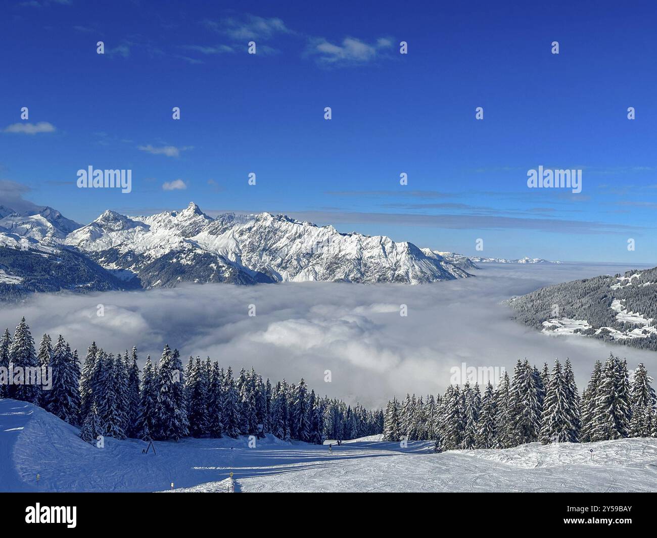 Paysage hivernal enneigé dans le domaine skiable de Silvretta Montafon dans le Vorarlberg, Autriche, Europe Banque D'Images