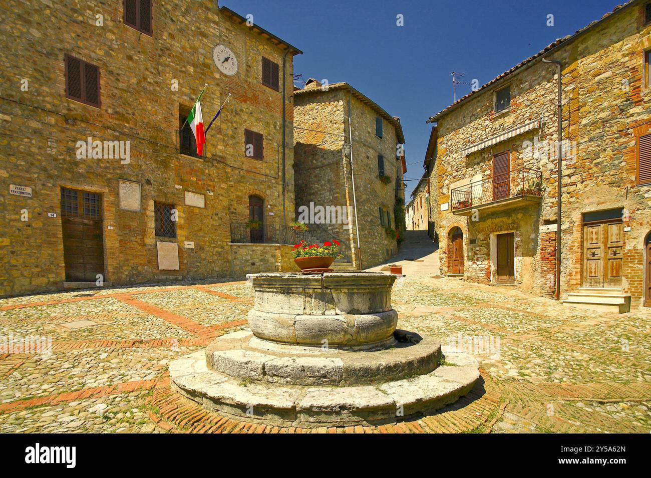 Castiglione d'Orcia, Sienne : le village de Castiglione d'Orcia est un exemple d'architecture médiévale parfaitement conservée © Marco Anghinoni / Grazi Banque D'Images