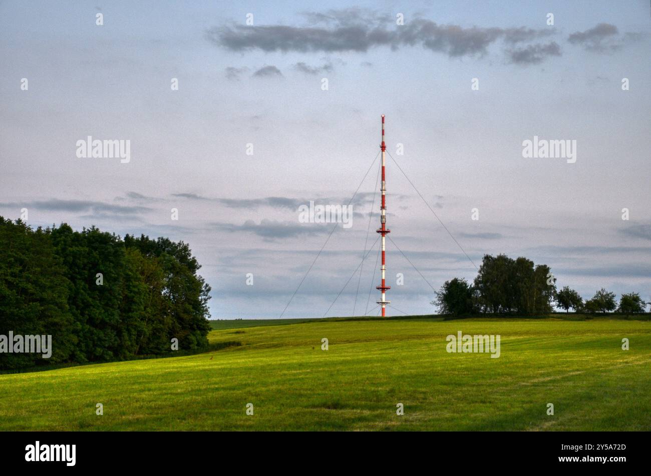 Pfarrkirchen, Sender, Sendemast, Grundnetzsender, UKW, DAB+, Digitalradio, DVB-T2, Fernsehen, Radio. Antenne, Bayern, Mast, Stahlrohrmât, abgespannt, Banque D'Images