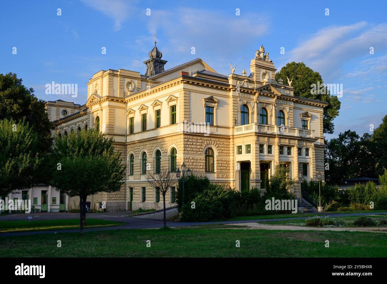 Sokol Plzen I gymnastique Club Building façade historique dans un magnifique parc Banque D'Images