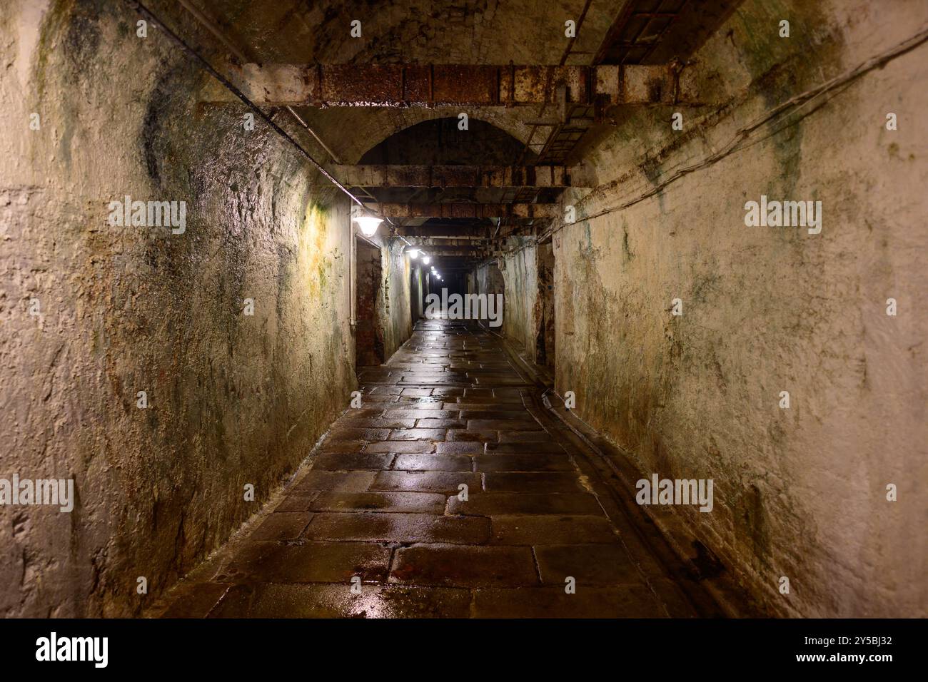 Plzen, République tchèque - 17 août 2024 : Pilsner Urquell Plzensky Prazdroj Brewery Beer Cellar Underground. Banque D'Images