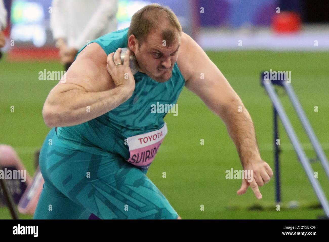 Vladimir SVIRIDOV, de Russie, en compétition en tant qu'athlète paralympique neutre, remporte la médaille d'or dans la finale du tir masculin para Athletics - F36 au stade de France lors des Jeux paralympiques de 2024 à Paris. Banque D'Images