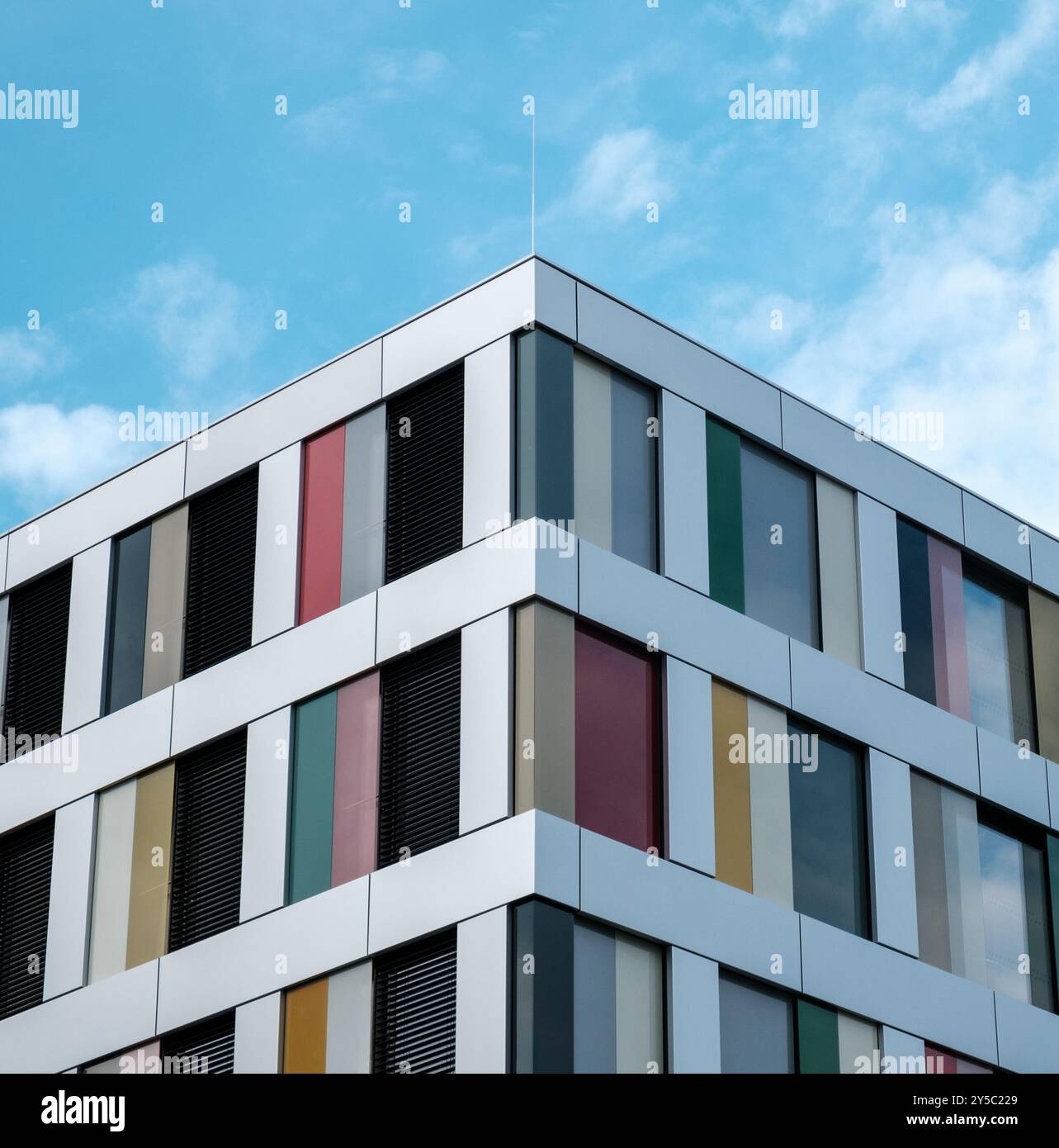 Un bloc d'appartements contemporain moderne en Europe Banque D'Images