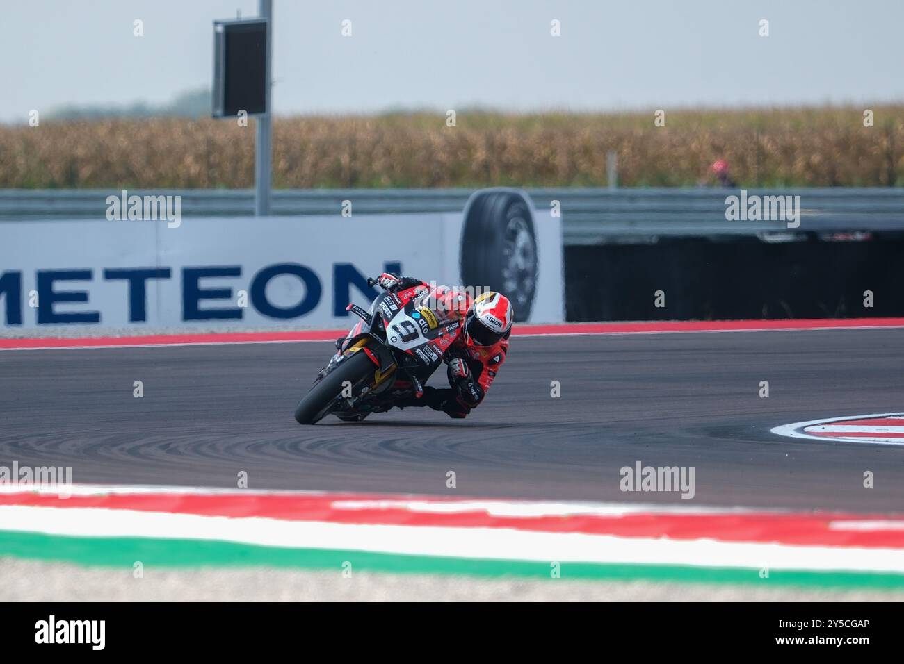 (9) Danilo Petrucci d'Italie de Brani Spark Racing Team, pilote Ducati Panigale V4R en action lors du Championnat du monde FIM Motul Superbike - course 1 de l'Acerbis Italian Round sur le circuit de Cremona à San Martino del Lago le 21 septembre 2024, Cremona, Italie. Banque D'Images