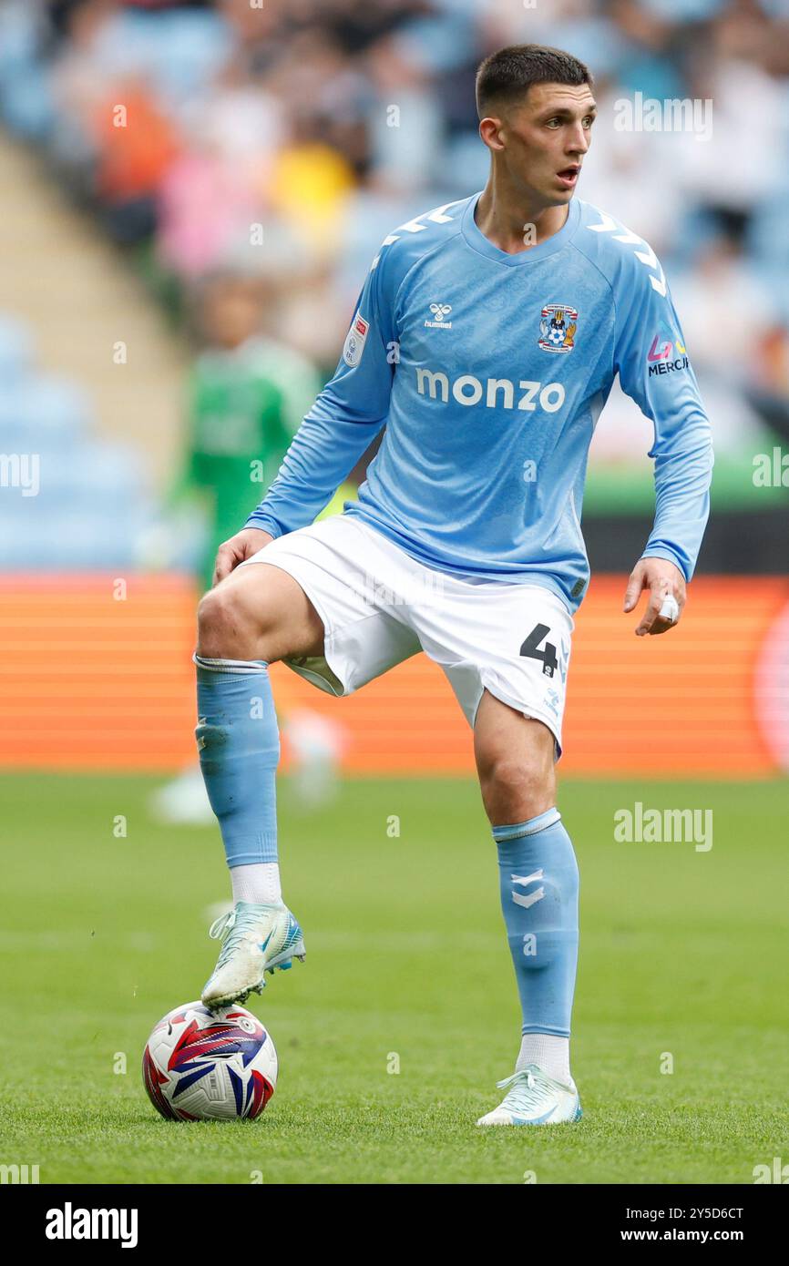 Bobby Thomas de Coventry City lors du Sky Bet Championship match à la Coventry Building Society Arena. Date de la photo : samedi 21 septembre 2024. Banque D'Images